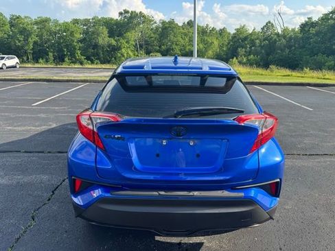 Used 2021 Toyota C-HR XLE FWD image 4
