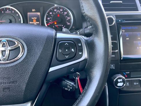 Used 2017 Toyota Camry XSE FWD image 22