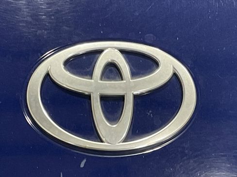 Used 2025 Toyota Camry LE FWD image 6