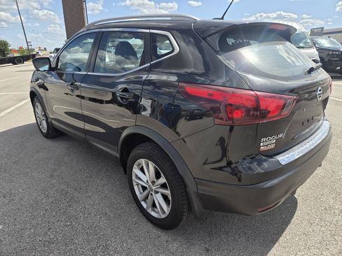 Used 2018 Nissan Rogue Sport SV w/ SV Technology Package AWD/4WD image 6