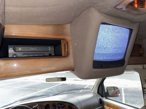 Used 1999 Ford E-150 and Econoline 150 image 25