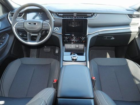 New 2025 Jeep Grand Cherokee L Laredo w/ Luxury Tech Group I image 4