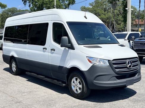 Used 2019 Mercedes-Benz Sprinter 2500 image 11