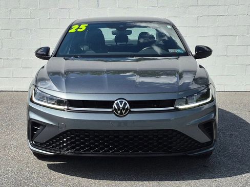 Used 2025 Volkswagen Jetta Sport FWD image 11