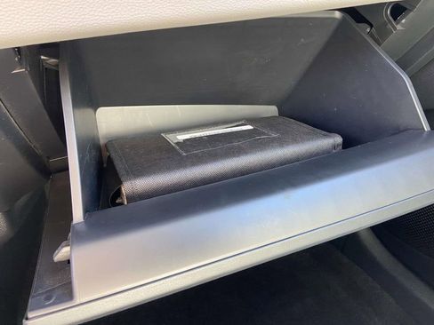 Used 2024 Toyota Corolla Cross L image 27