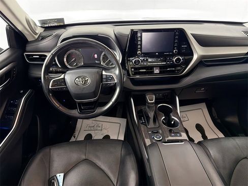 Used 2022 Toyota Highlander Limited image 22