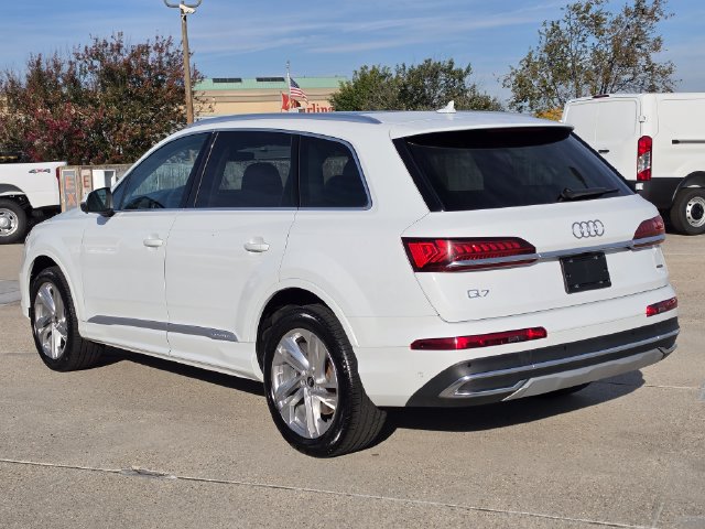 Used 2023 Audi Q7 3.0T Premium Plus w/ Premium Plus Package AWD/4WD image 7