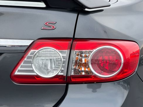 Used 2011 Toyota Corolla S image 29