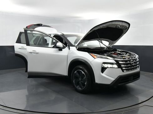 Used 2024 Nissan Rogue SV AWD/4WD image 38