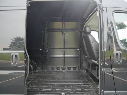 Used 2023 RAM ProMaster 2500 w/ Driver Convenience Group FWD image 25