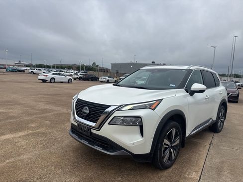 Certified 2023 Nissan Rogue SL w/ SL Premium Package image 8