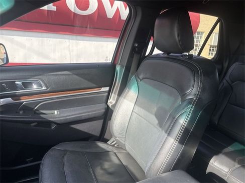 Used 2019 Ford Explorer Limited w/ Class III Trailer Tow Package image 25