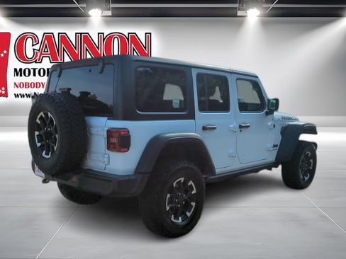 Used 2025 Jeep Wrangler Unlimited Rubicon AWD/4WD image 5