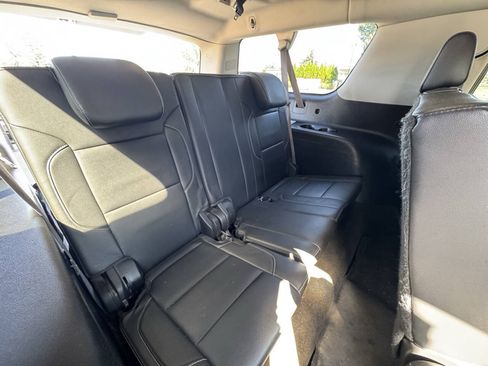 Used 2015 Chevrolet Suburban LT AWD/4WD image 5