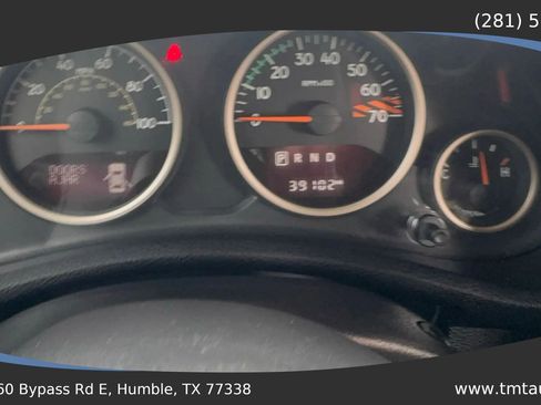 Used 2016 Jeep Wrangler Unlimited Sahara AWD/4WD image 10