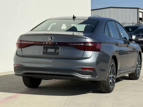 New 2026 Volkswagen Jetta SE image 4