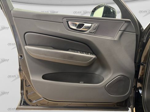 Used 2023 Volvo XC60 B5 Core w/ Climate Package FWD image 13
