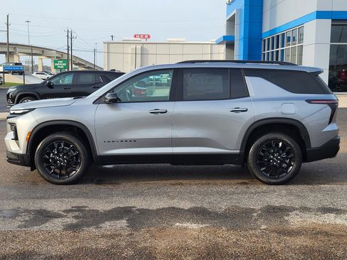 New 2026 Chevrolet Traverse LT image 2