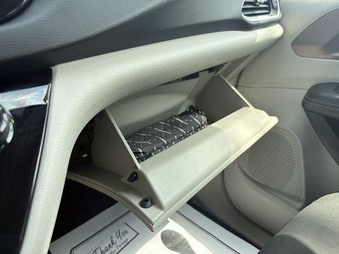 Used 2023 Chrysler Voyager LX FWD image 35