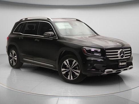 New 2026 Mercedes-Benz GLB 250 image 1