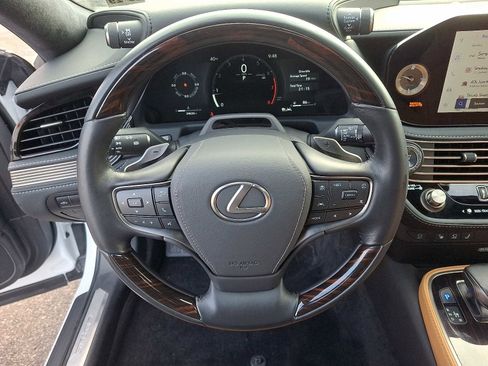 Used 2024 Lexus LS 500 AWD w/ Luxury Package image 20