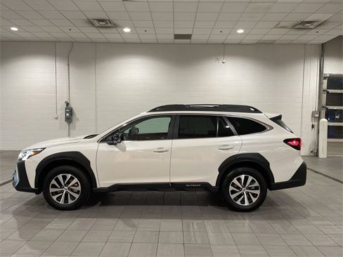 Certified 2025 Subaru Outback Premium w/ Popular Package #1A image 2