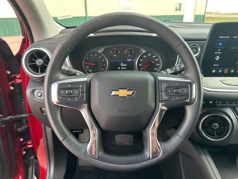 Used 2025 Chevrolet Blazer LT AWD/4WD image 13