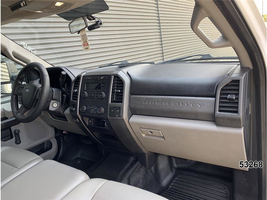 Used 2018 Ford F550 2WD Crew Cab Super Duty image 26