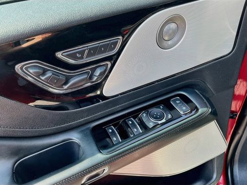 Used 2025 Lincoln Aviator Reserve w/ Equipment Group 201A AWD/4WD image 18