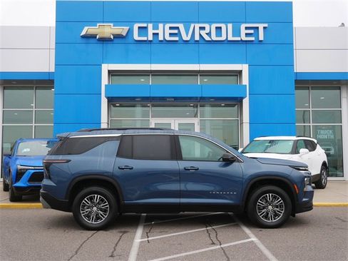 Certified 2025 Chevrolet Traverse LT image 25