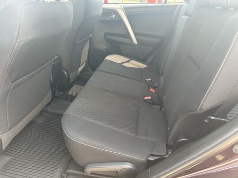 Used 2018 Toyota RAV4 XLE AWD/4WD image 17