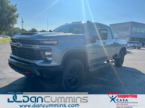 Used 2025 Chevrolet Silverado 2500 Custom w/ Custom Value Package AWD/4WD image 1