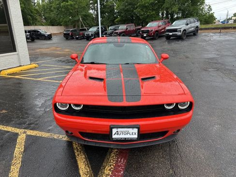 Used 2023 Dodge Challenger SXT w/ Blacktop Package image 4