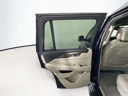 Used 2018 Cadillac Escalade 2WD image 26