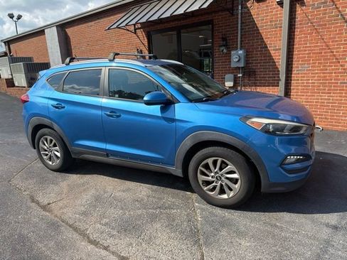 Used 2016 Hyundai Tucson SE w/ Option Group 12 FWD image 3