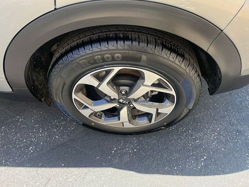 Used 2020 Kia Sportage LX FWD image 12
