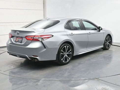 Used 2020 Toyota Camry SE FWD image 22