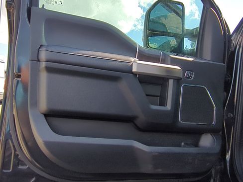 Used 2020 Ford F350 Lariat w/ Chrome Package image 14