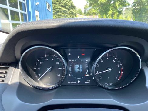 Used 2019 Land Rover Range Rover Evoque SE image 18