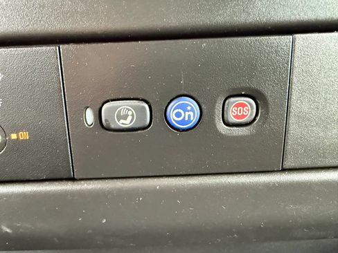 Used 2021 Chevrolet Express 2500 w/ Driver Convenience Package RWD image 33