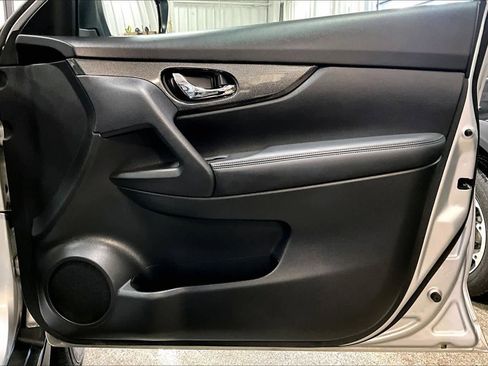 Used 2016 Nissan Rogue SL image 21