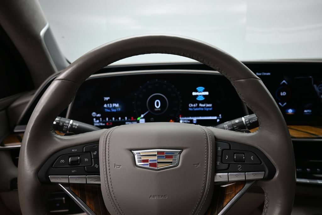 Used 2023 Cadillac Escalade ESV Sport Platinum w/ LPO, ONYX Package AWD/4WD image 12
