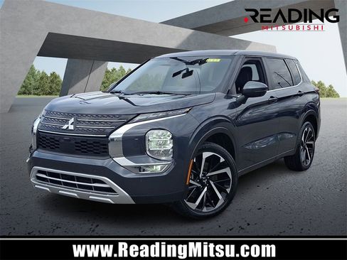 Used 2024 Mitsubishi Outlander SE Black Edition image 1