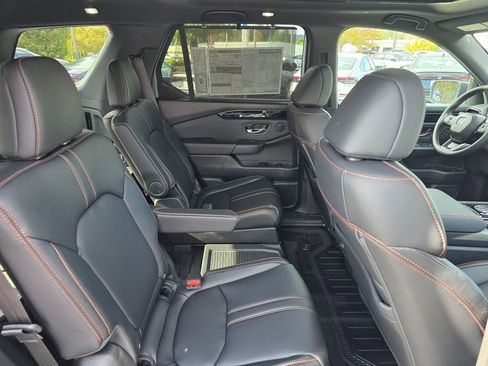 New 2025 Honda Pilot TrailSport image 7