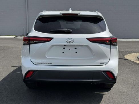 Used 2023 Toyota Highlander XLE FWD image 24