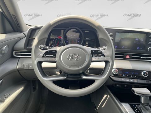 Used 2023 Hyundai Elantra SEL FWD image 14