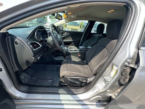 Used 2016 Chrysler 200 Limited FWD image 11