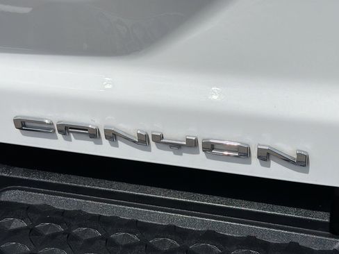 Used 2023 GMC Canyon Denali AWD/4WD image 13