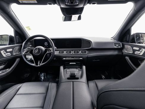 Used 2025 Mercedes-Benz GLE 450e 4MATIC w/ AMG Line Exterior image 28