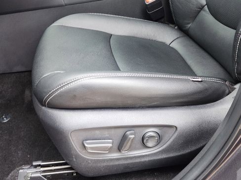 Used 2025 Toyota RAV4 XLE AWD/4WD image 18